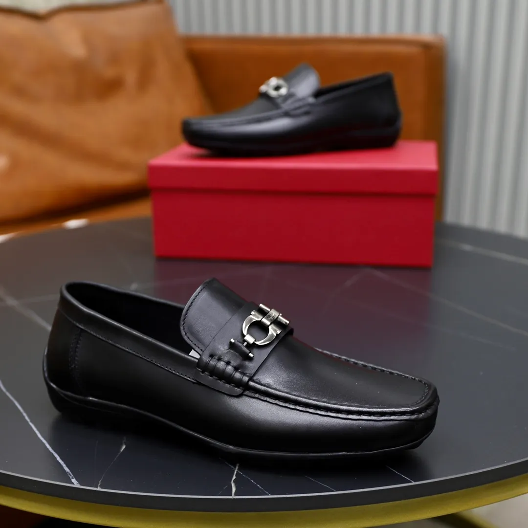 Men's shoes: 260🙅‍♂️🙅‍♂️🙅‍♂️Niuli Brand: Ferragamo Standard code: Men's code 38/44 (45 customized) Grade: Same as the official website Material: Original imported cowhide leather lining Original wear-resistant lightweight outsole Style category: Men's casual slip-on shoes Distinguished luxury brand elements top luxury Color: Actual picture color